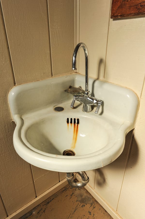 Brown Rust Stains Caused By Hard Water? - American Clear ...